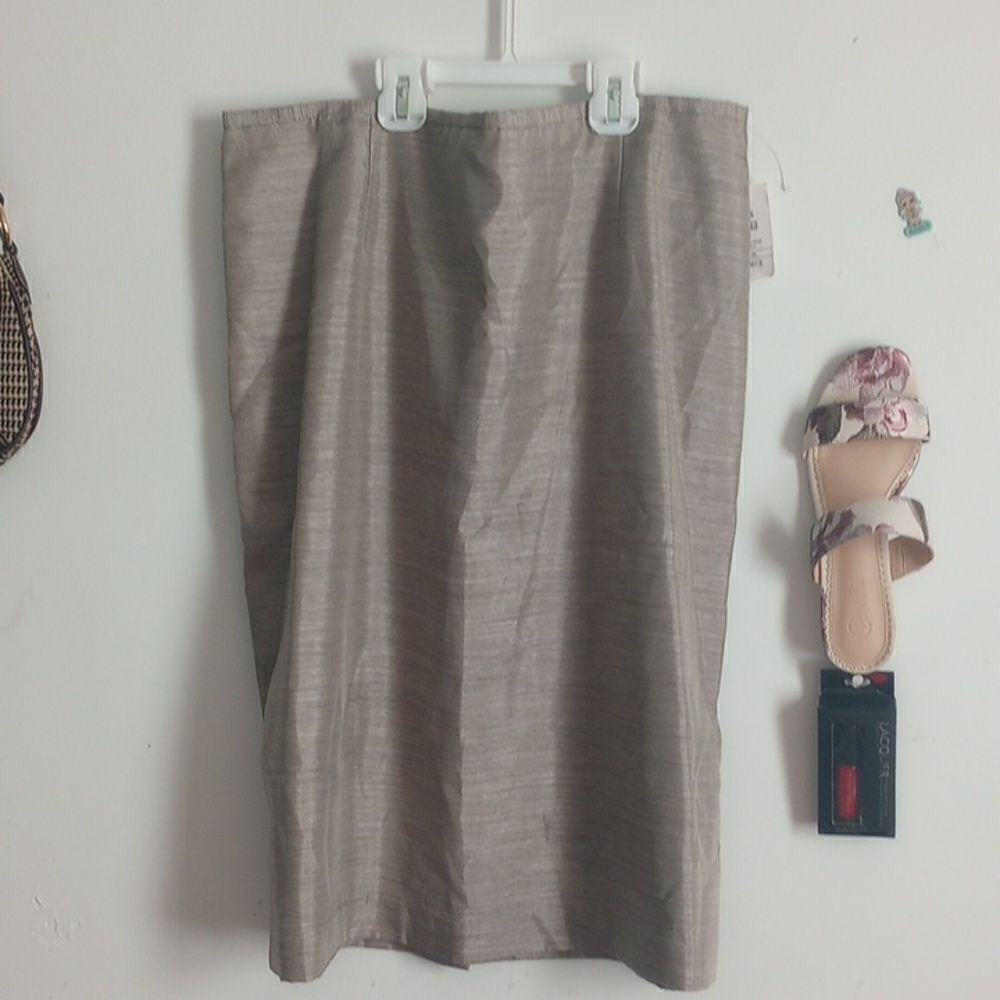 NWT Formal Grey Pencil Skirt!* - Picture 2 of 4